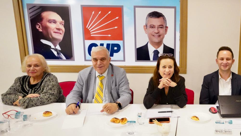 CHP Manisa’da Özalper yeni il yönetimini açıkladı