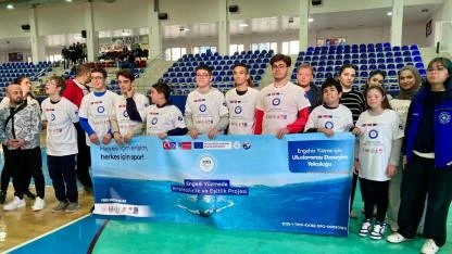 Engelli yüzücüler Manisa’da madalya ve coşkuyla buluştu