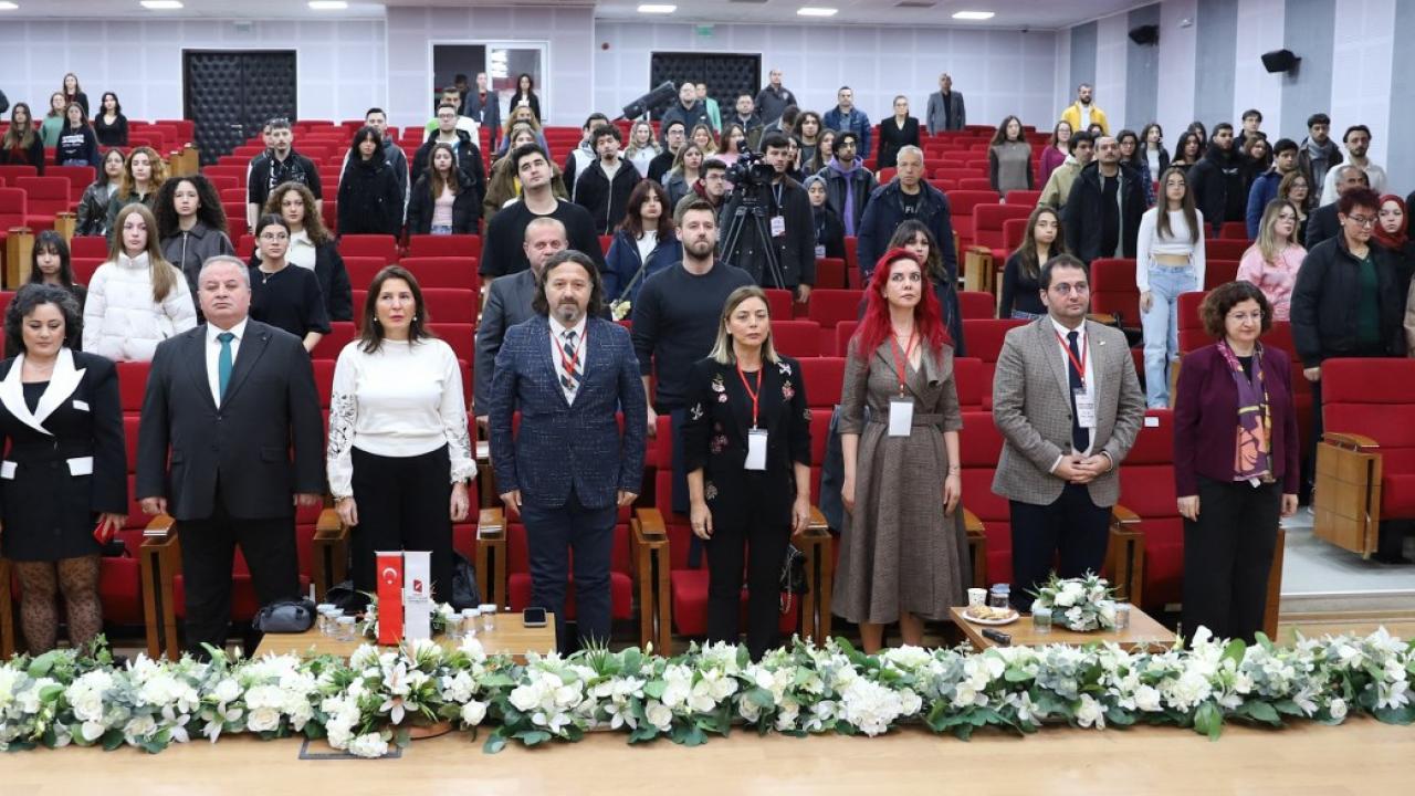 İKÇÜ’den Dev Z Kuşağı Araştırması: Gençler Siyasetin Odağında