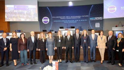 İZİKAD’ın MEDSPARC Zirvesi İzmir’de iş dünyasını buluşturdu