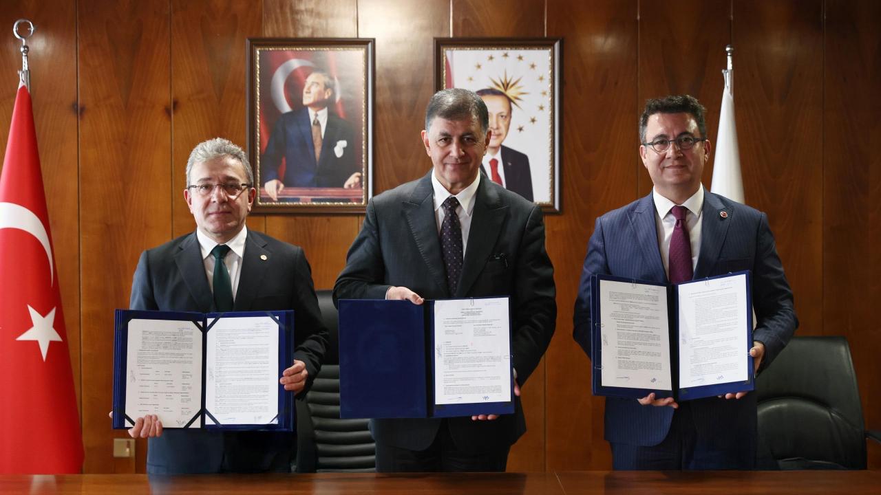 İzmir İçin Tarihi Adım: Afet Master Planı Protokolü İmzalandı