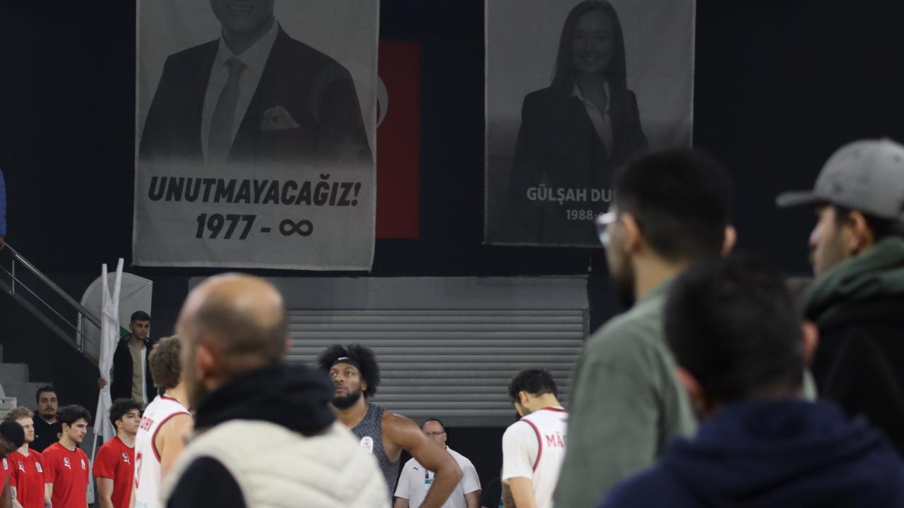 Manisa Parkede Yasta: Zeyrek ve Durbay Unutulmadı