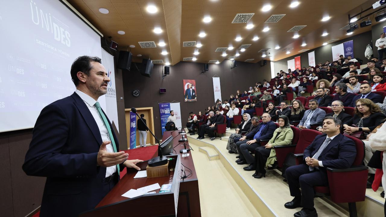 Manisa'da Gençlerin Üretim Gücüne ÜNİDES Desteği