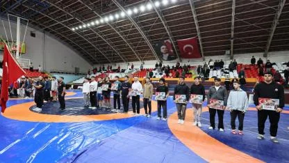 Manisa'da Okul Sporları Güreş Grup Müsabakaları Başladı