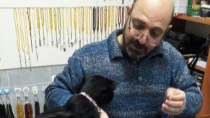 Manisalı Esnaf İş Yerini Kedi Evine Çevirdi