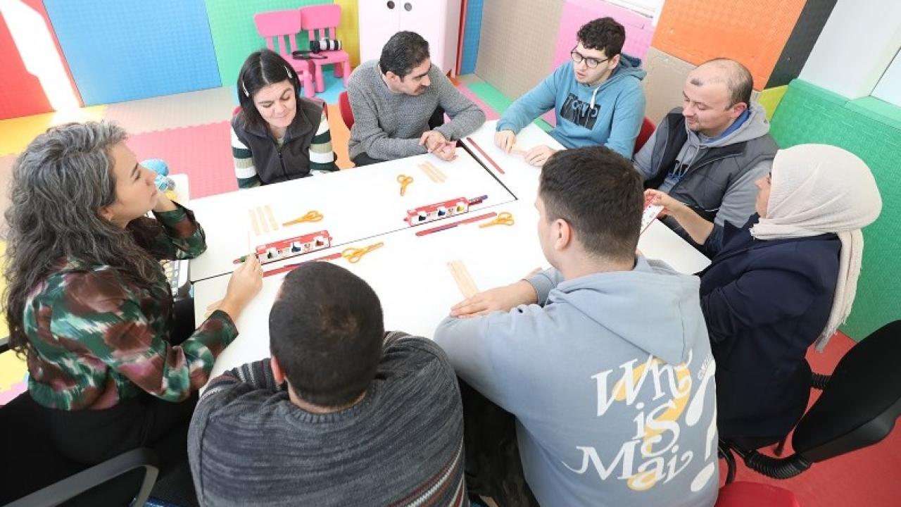 Menderes'te Özel Çocuklara Özel İlgi: Ferdi Zeyrek Çocuk Evi