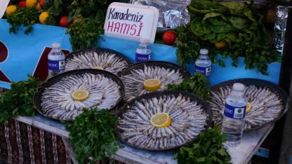 Tire’de Karadeniz Rüzgarı: Hamsi Festivaline Yoğun İlgi