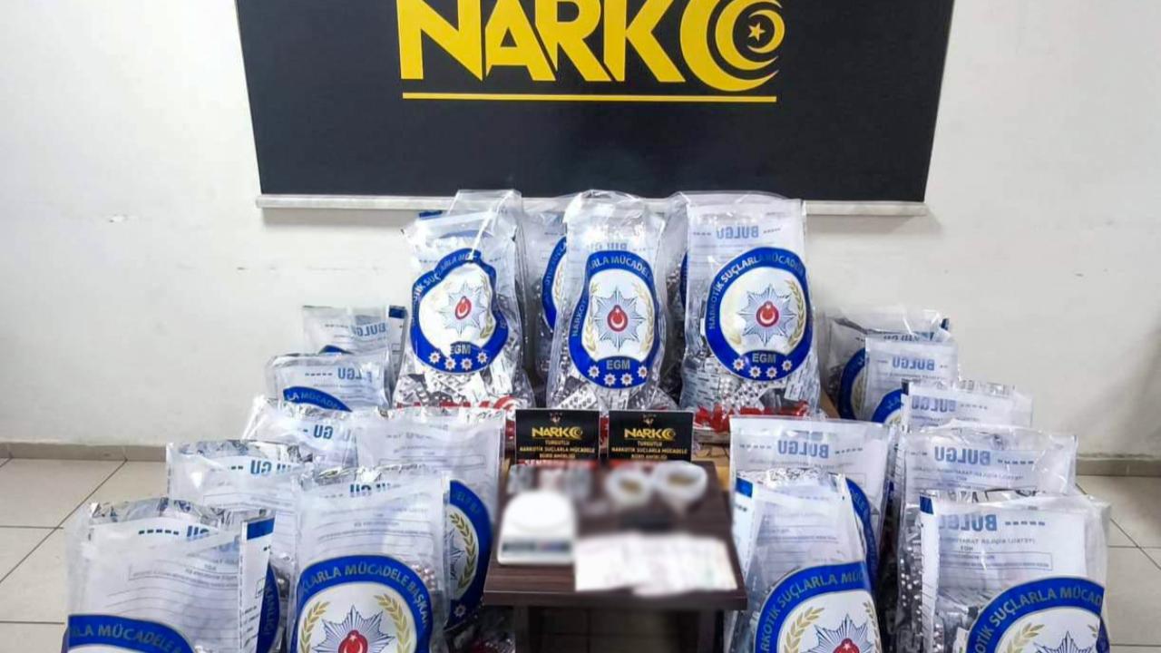 Turgutlu’da 83 bin sentetik ecza ele geçirildi