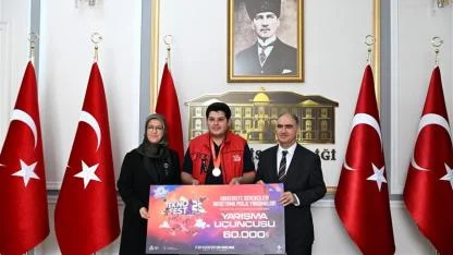 Vali Özkan TEKNOFEST’te derece alan MCBÜ öğrencilerini ağırladı