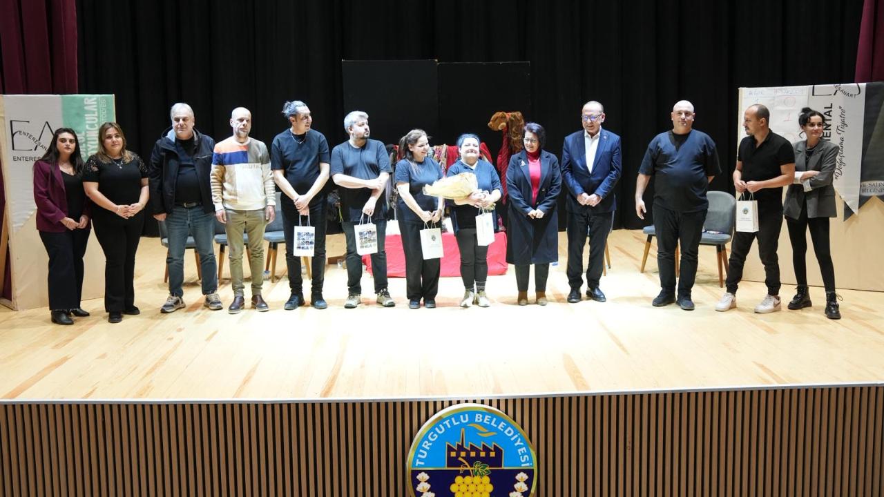 Impromental doğaçlama tiyatro Turgutlu’yu kahkahaya boğdu