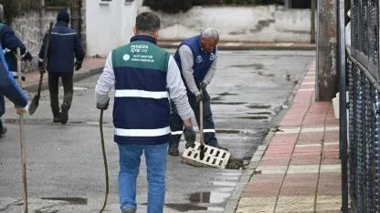 Manisa’da sağanak yağışa karşı ekipler sahada