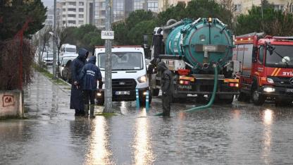 Manisa’da sağanakta Büyükşehir ve MASKİ sahada