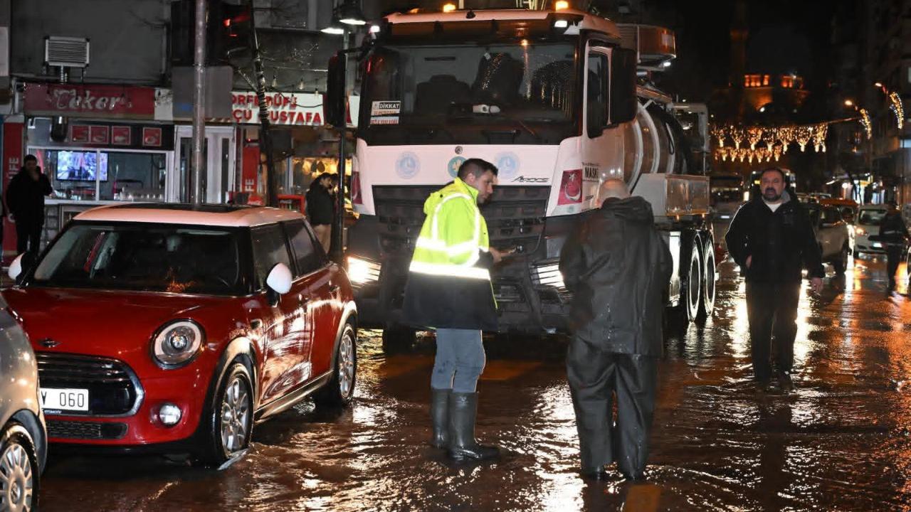 Manisa’da Sel Felaketi: Başkan Dutlulu Sahaya İndi