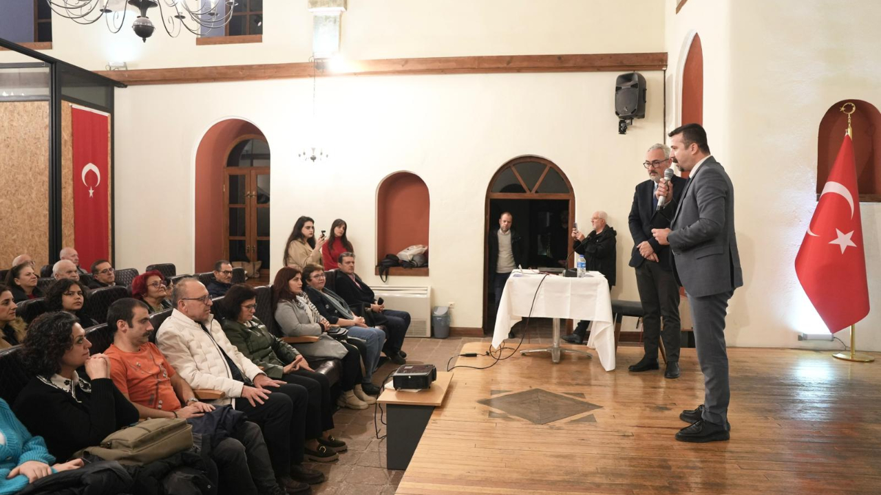 Turgutlu’da Tarihi Buluşma: Atatürk’ün İzleri Konferansta Anıldı