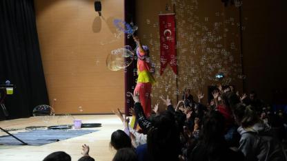Turgutlu’da yarıyıl şenliği: Çocuklar doyasıya eğlendi
