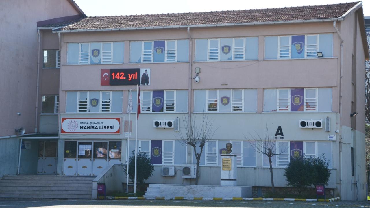 142 Yıllık Manisa Lisesi İçin “Mirasımıza Sahip Çıkıyoruz” Eylemi