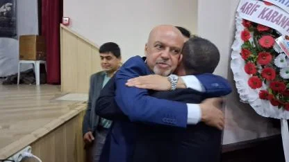 Akhisar’da Başkan Değişmedi: İsmail Ersöz Yeniden Seçildi