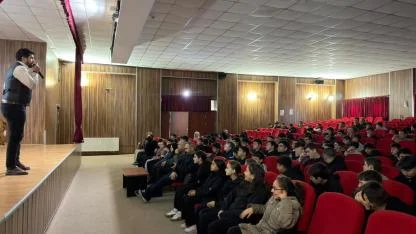 Akhisar’da Gençlerin Ramazan Heyecanı Okul Sıralarında Başladı