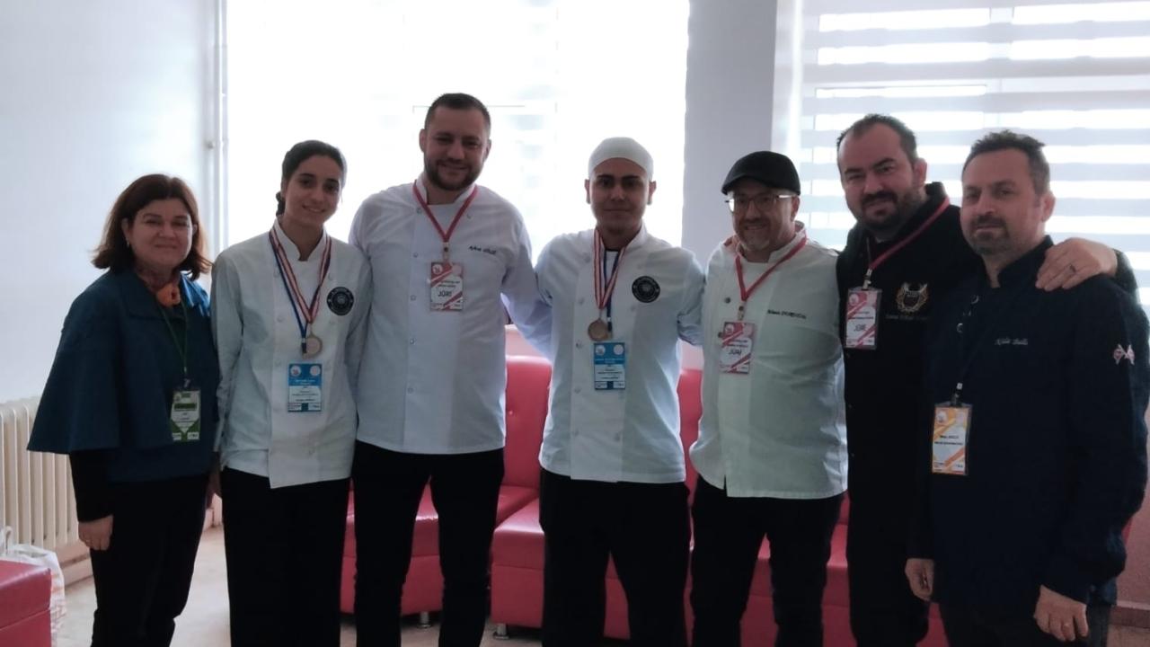 Akhisarlı MESEM’li genç şeflerden bronz madalya gururu