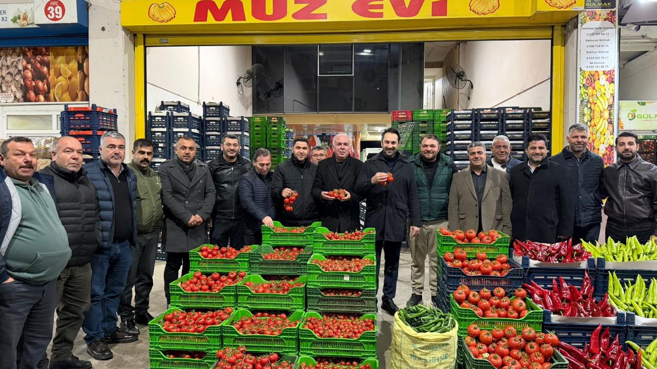 Arınç Sahurda Manisa Hal Esnafıyla Buluştu