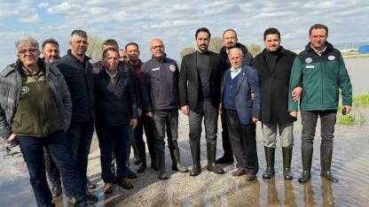 Arınç, Su Taşkınlarından Etkilenen Tarım Arazilerini Yerinde İnceledi