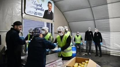 Başkan Kayserili İlk İftarı Vatandaşlarla Açtı