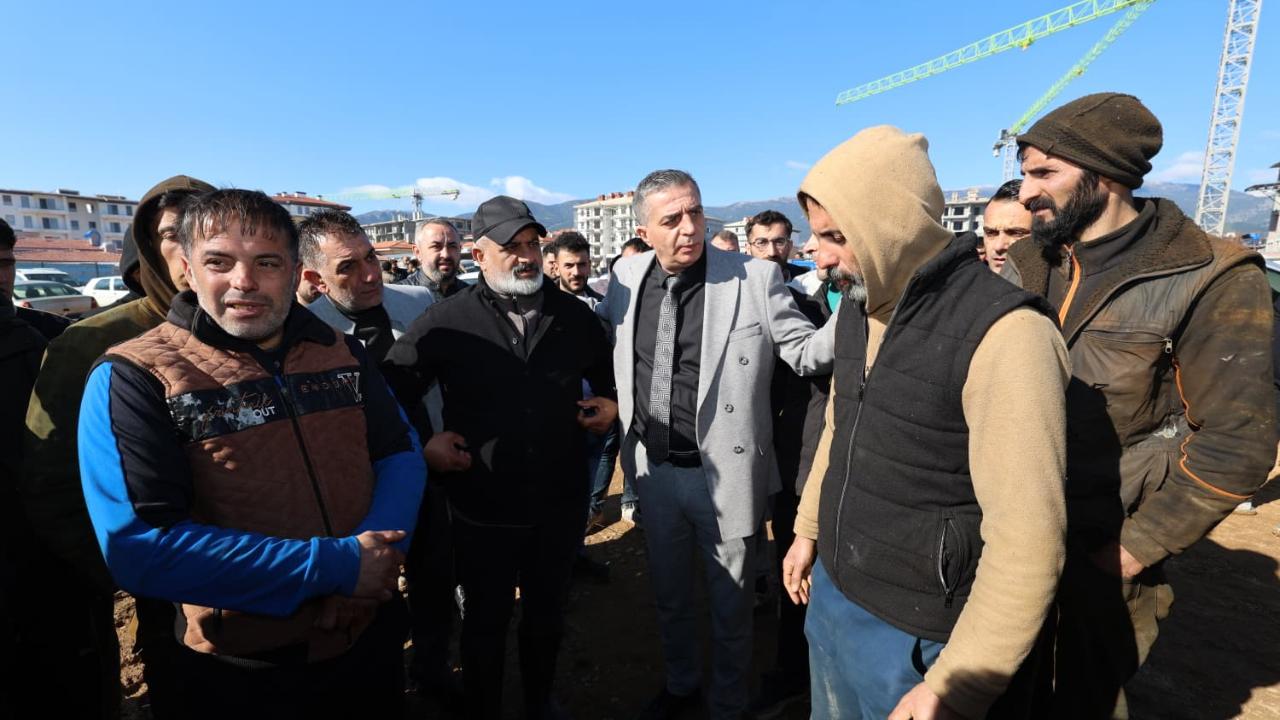 Başkan Şimşek’ten TOKİ Şantiyesine Geçmiş Olsun Ziyareti