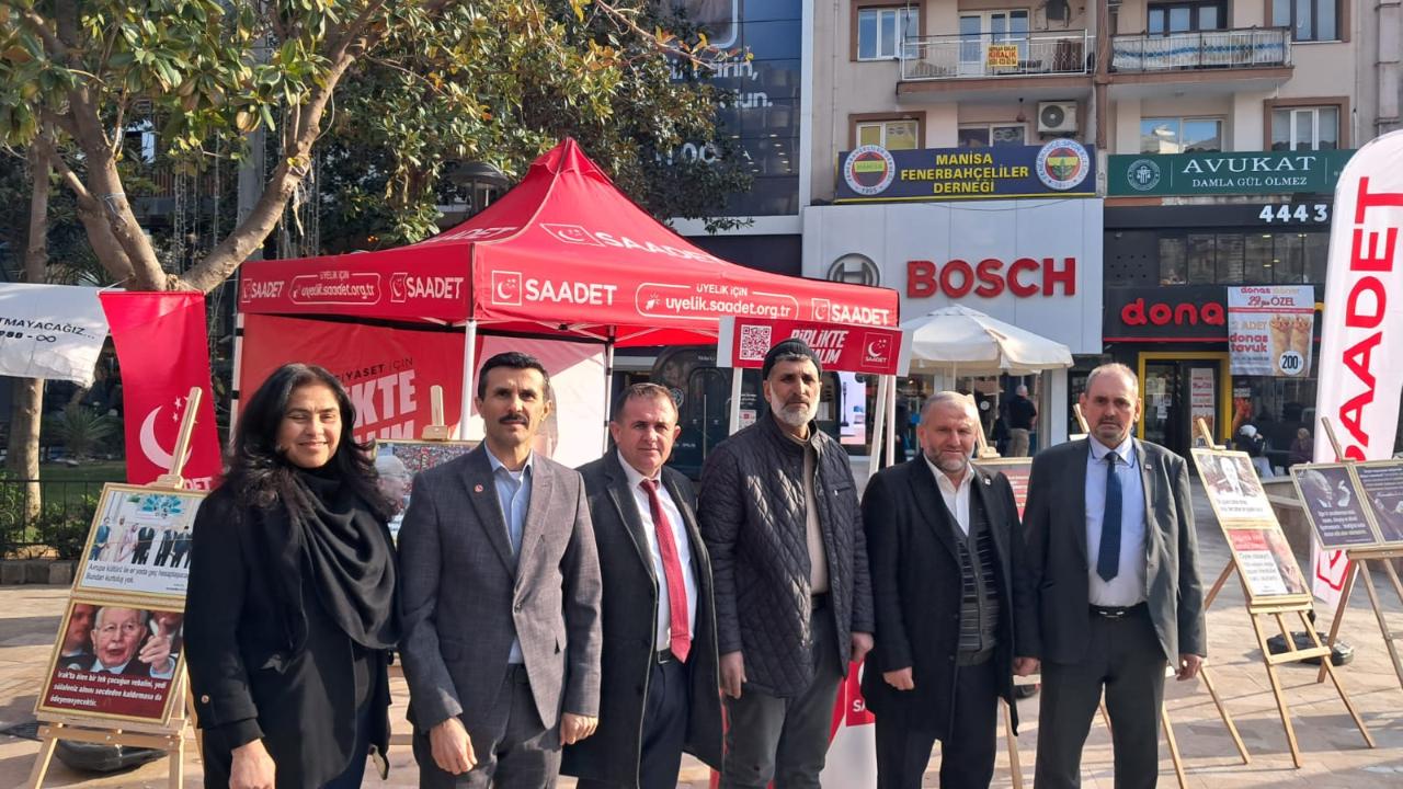 Erbakan Manisa’da Anıldı: 15. Yılında Fotoğraf Sergisi