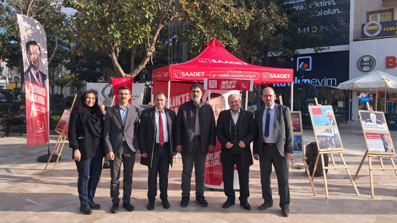 Erbakan Manisa’da Anıldı: 15. Yılında Fotoğraf Sergisi