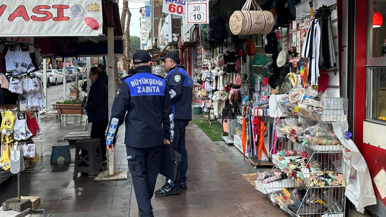 Manisa’da Kaldırım İşgali Denetimi: Yayalara Yol Açıldı