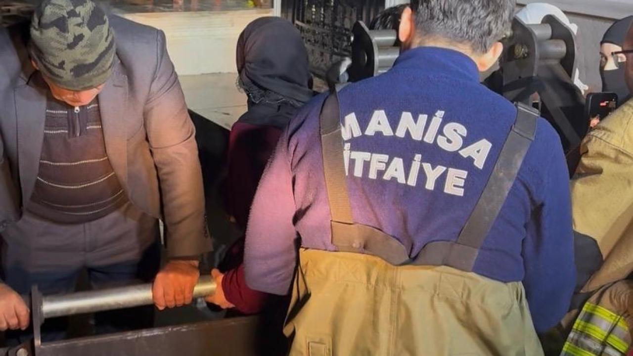 Manisa'da Sel Suları Arasında Can Pazarı: 11 Kişi Kurtarıldı