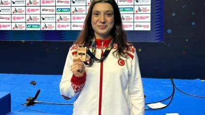 Manisalı Milli Badmintoncu Ravza Bodur’dan Avrupa’da Tarihi Başarı