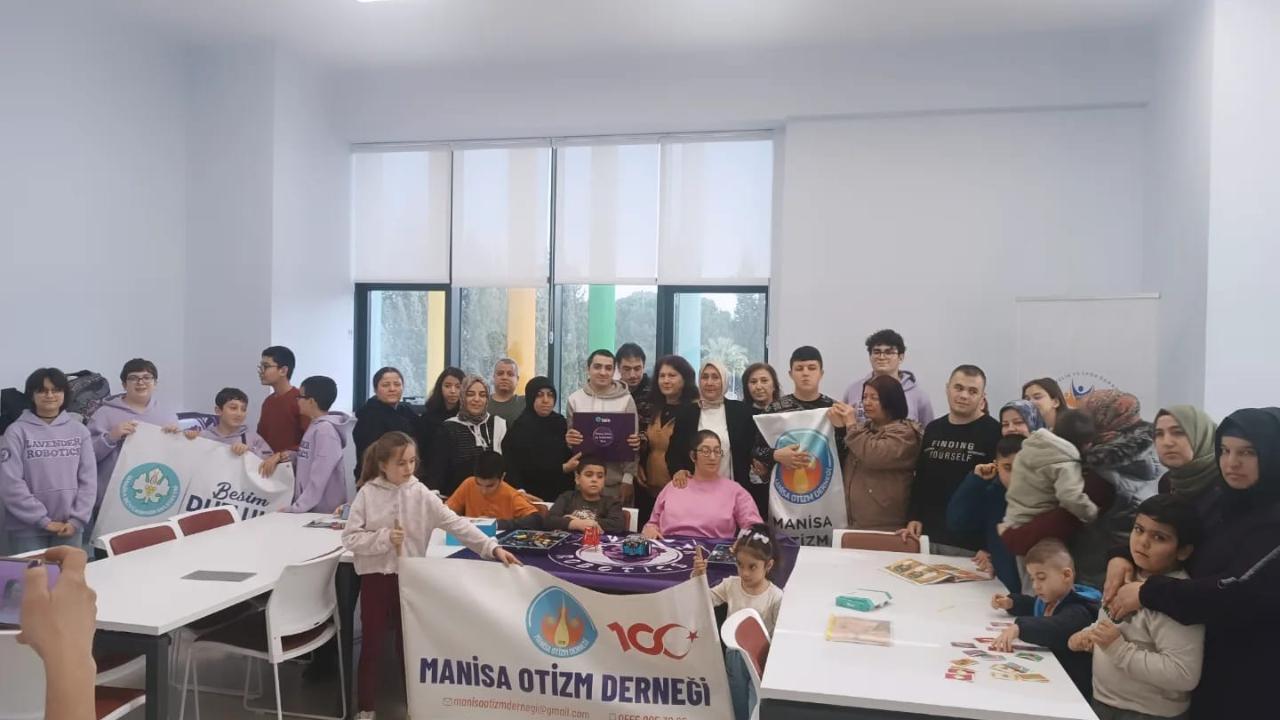 Otizmli Bireyler Robotik ve Tarihle Buluştu