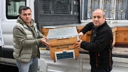 Sel Mağduru Arıcıya 20 Kovan Desteği