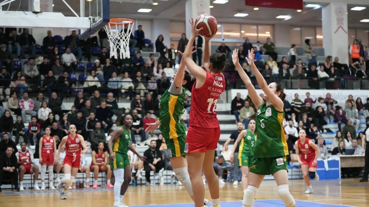 Turgutlu Belediyespor Sahasında Şov Yaptı: 76-57