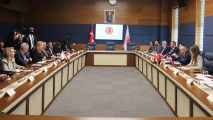 1. Başlık Arınç'tan KKTC Heyetiyle Meclis'te Kıbrıs Meselesi Zirvesi