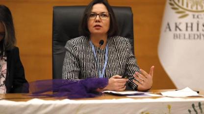 Akhisar’da “Türkiye’de Kadın Olmak” Paneli Düzenlendi