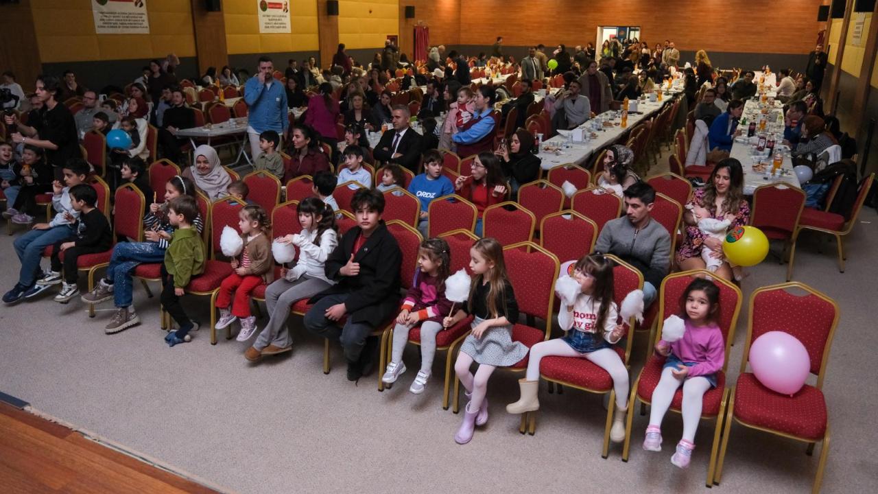 Manisa Barosu Geleneksel İftar Sofrasında Bir Araya Geldi