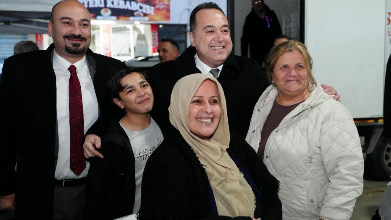 Muradiye’de Ramazan’ın Son İftar Sofrası Bereketle Kuruldu