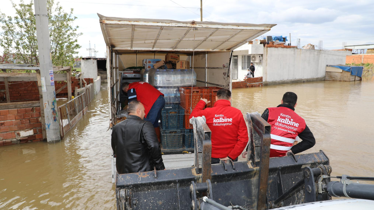 Şehzadeler’den mahsur kalanlara yardım