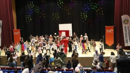 Turgutlu’da tiyatro ve çocuk festivaline yoğun ilgi