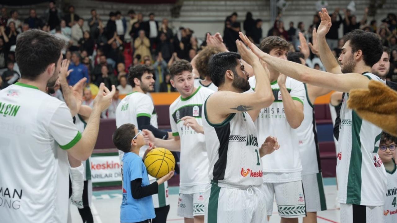 Akhisar Belediye Play-Off’a Galibiyetle Başladı