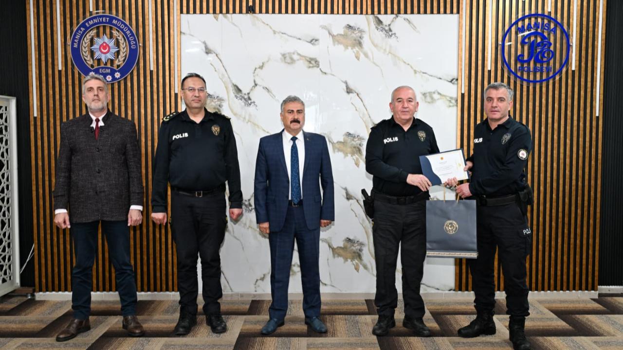Manisa Emniyetinde Başarı Ödüllendirildi