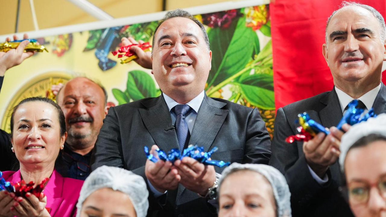 Manisa’da 10 Ton Mesir Macunu Dualarla Hazırlandı