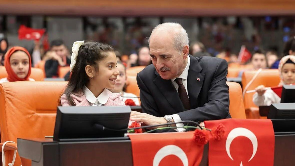 Manisa’nın Gururu Elif Serra ve Büşra Öğretmen TBMM Genel Kurulu’nda