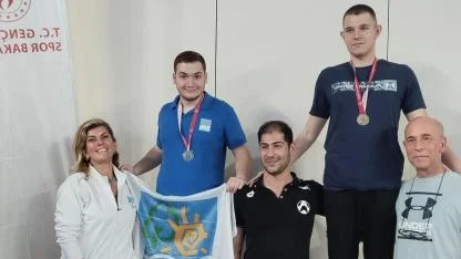 Narlıdere’nin Gururu Sarp Börekçi’den Havuzda Madalya Yağmuru