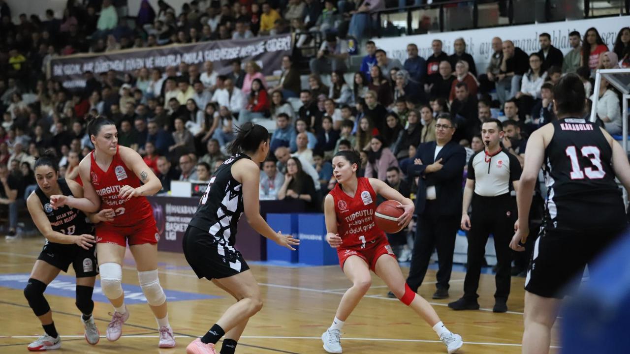 Turgutlu Belediyespor Sezonu İkinci Bitirdi