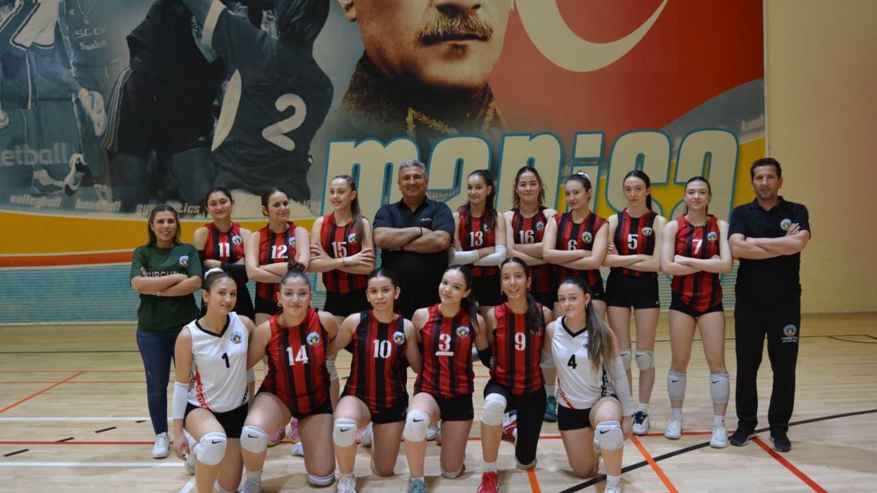 Turgutlu U17 Voleybol Takımı Manisa İkincisi