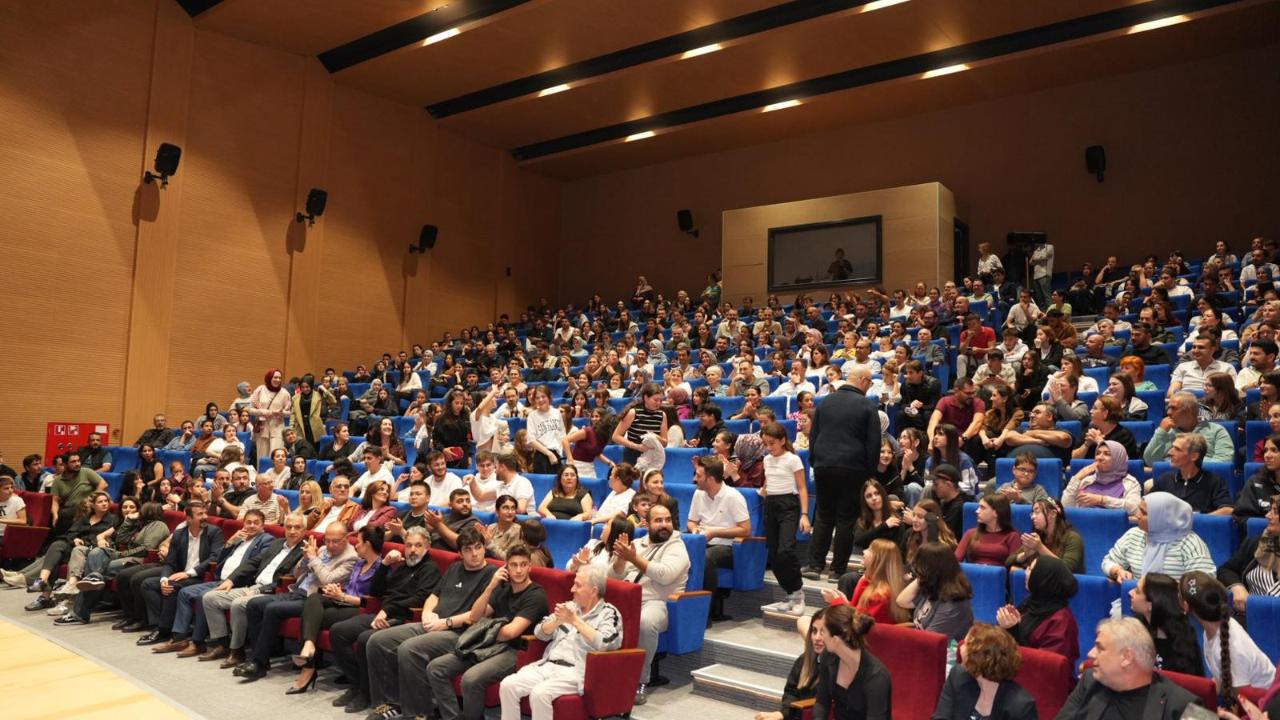 Turgutlu’da “Canım Komşularım” Sahneye Çıkıyor