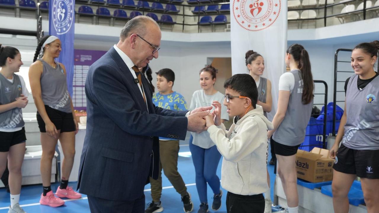 Turgutlu’da Parkede Engel Tanımayan Anlamlı Buluşma